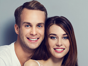 Zeigen Sie Ihr Lächeln nicht Ihre Spange